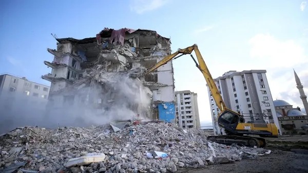 Bina Yıkımında Yeni Kural! Bakanlık Yüksek Yapılar İçin Özel Karar Oldu